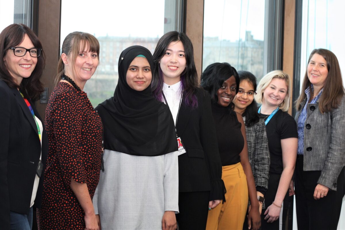 21 DISC02 ppp Students change agents web 2022