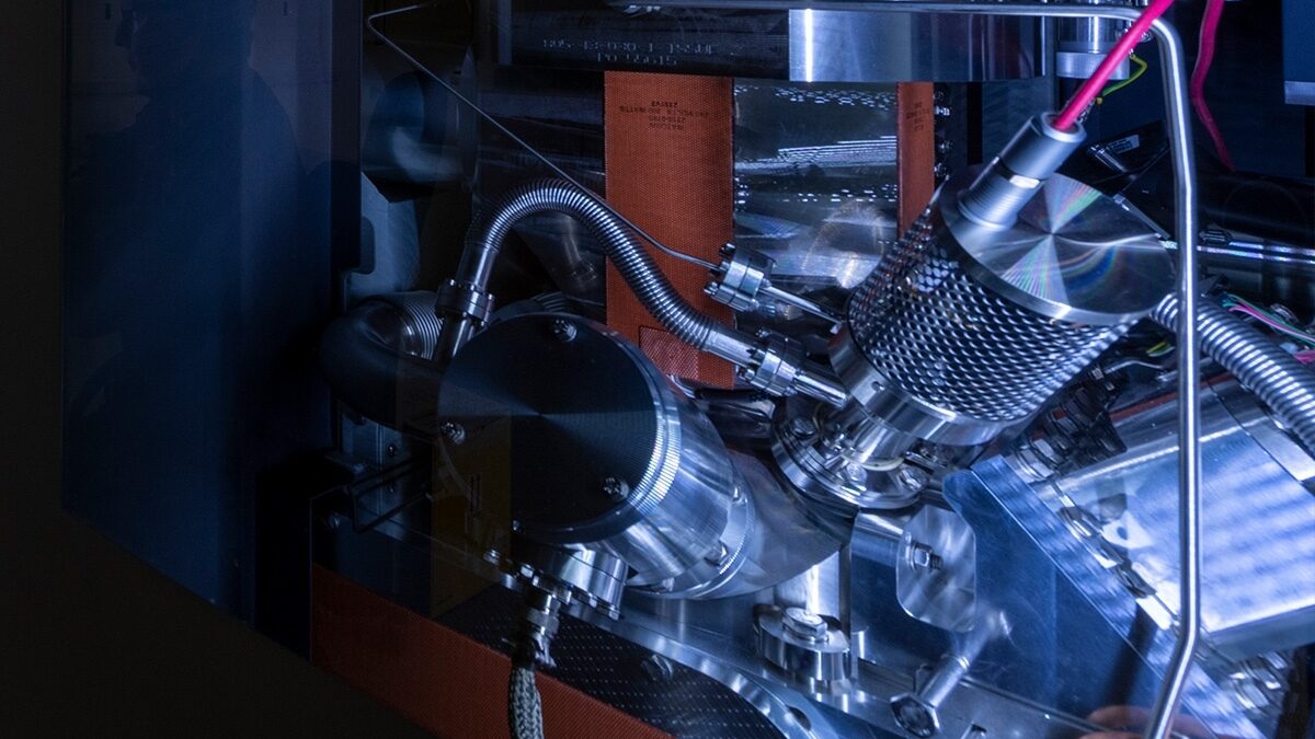 24 IND02 brochure cover