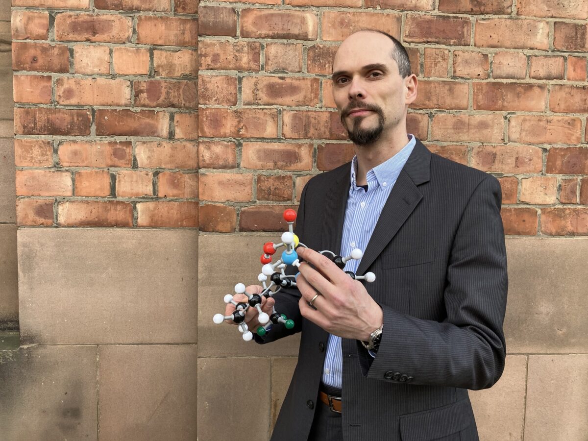 Professor Julien Michel 2200