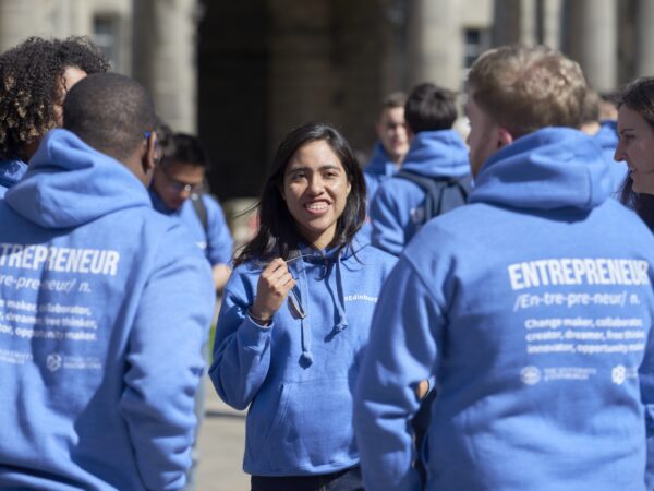 100 Startups Hoodies 0110