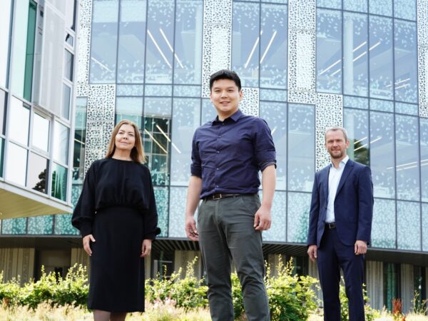 Wobble Genomics L R Nicola Broughton COO Richard Kuo Founder and CEO and John Duncan CFO