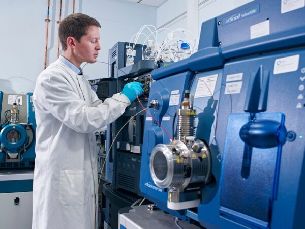 23 DISC02 Bench2 Bedside Mass Spec Header Image