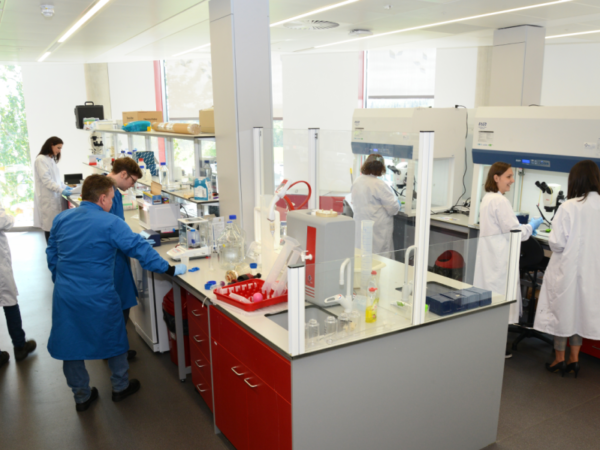 Wider lab Roslin Tech